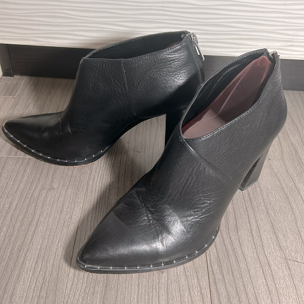 Butter-soft leather booties by Vince Camuto, Sz 8.5-9